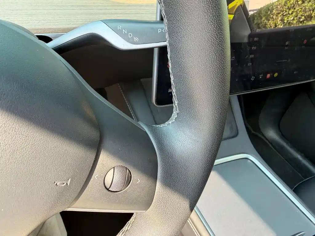 Tesla Model Y 2023 — фото 10