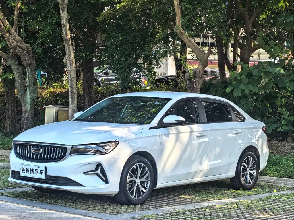 Geely Emgrand 2023