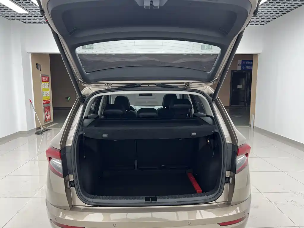 Skoda Karoq 2023 — фото 17