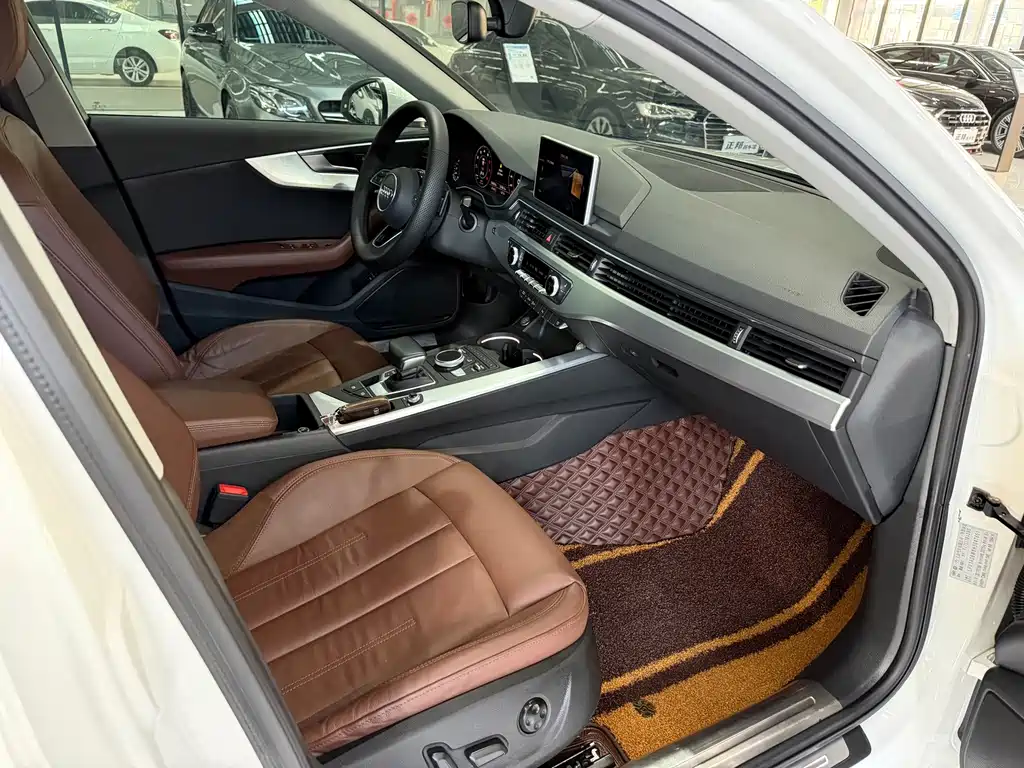 Audi A4L 2017