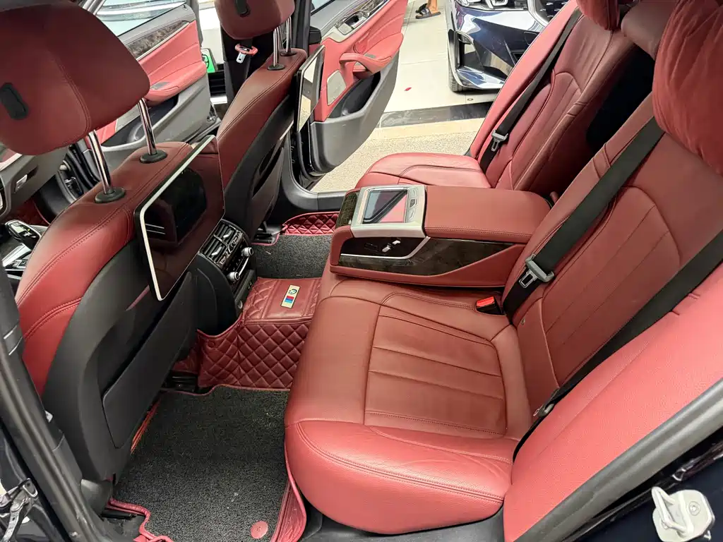 BMW 5 Series 2020 — фото 14