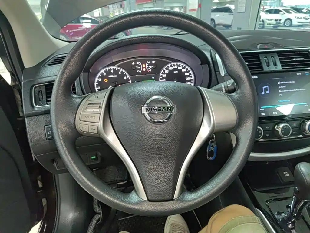 Nissan Tiida 2019 — фото 11