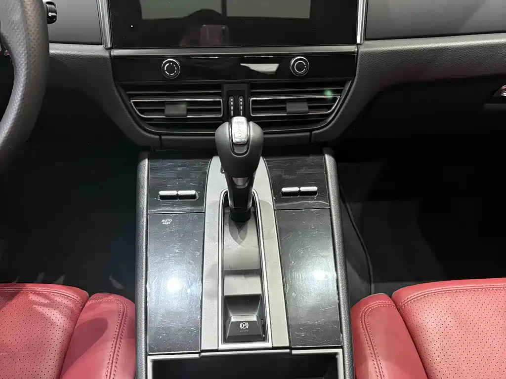 Porsche Macan 2023 — фото 13