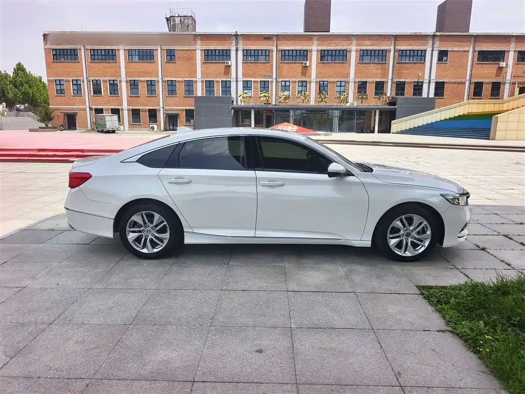 Honda Accord 2019 — фото 6