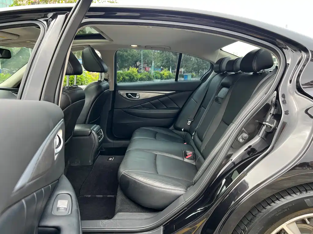 Infiniti Q50L 2015 — фото 16