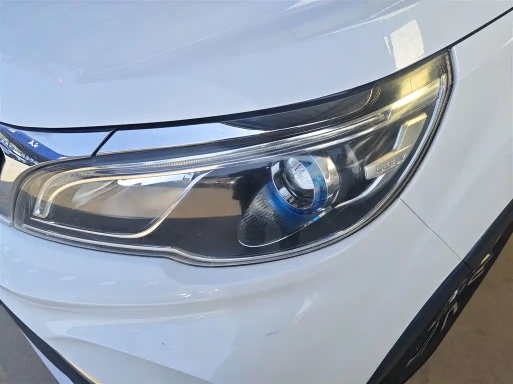 Geely Vision X3 2018 — фото 24