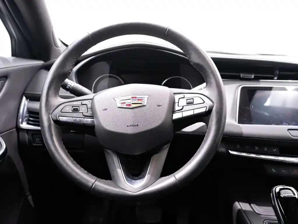 Cadillac XT4 2023 — фото 23