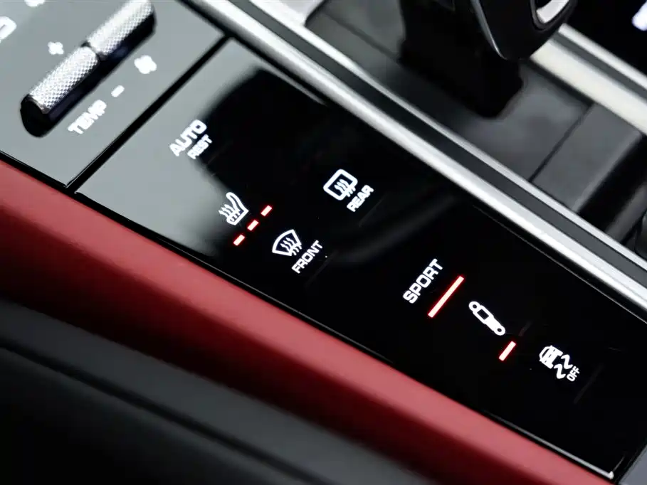 Porsche Cayenne 2019 — фото 20