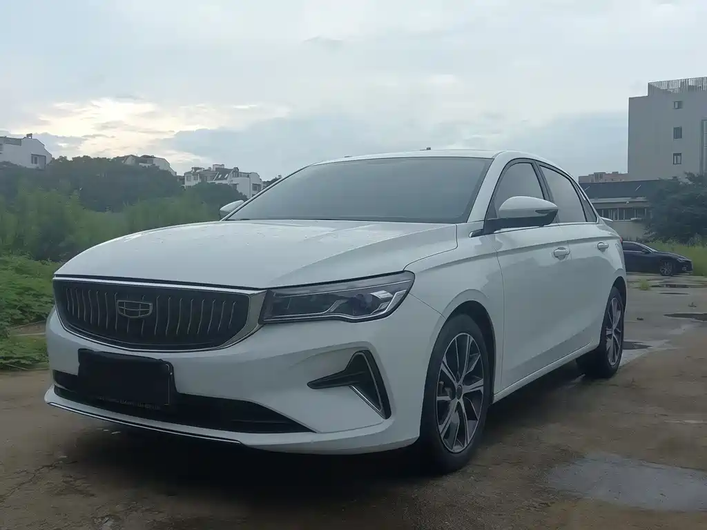 Geely Emgrand 2021