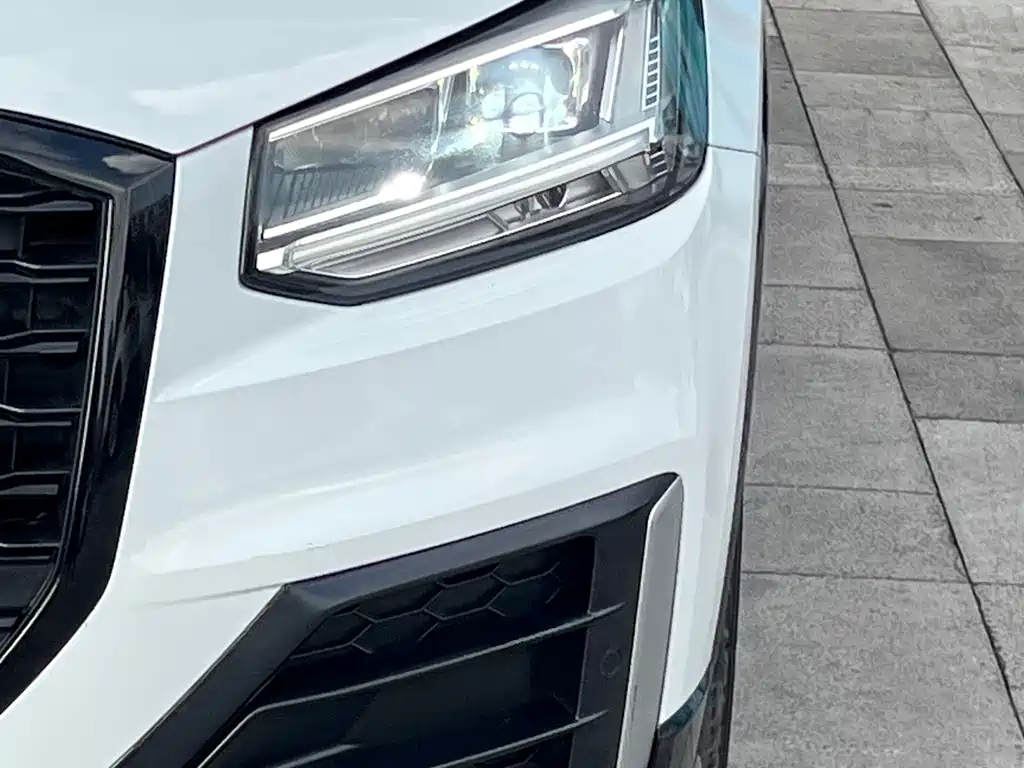 Audi Q2L 2020 — фото 10