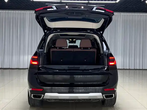 BMW X7 2023