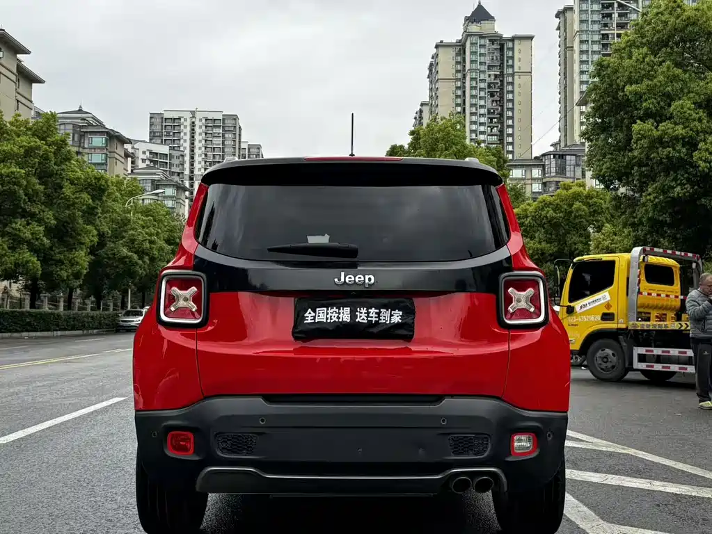 Jeep Renegade 2016 — фото 3