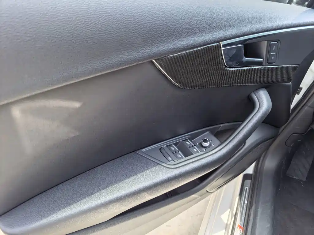 Audi A4L 2021