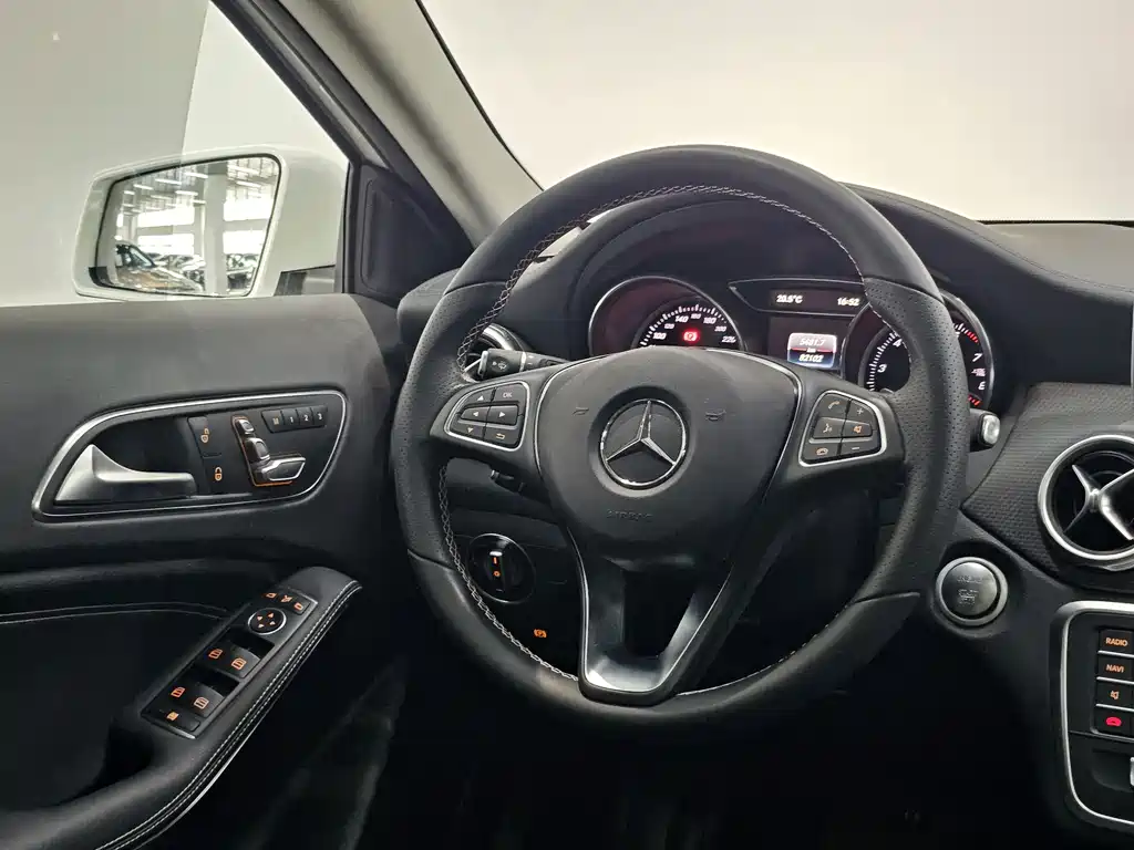 Mercedes-Benz GLA 2017 — фото 9