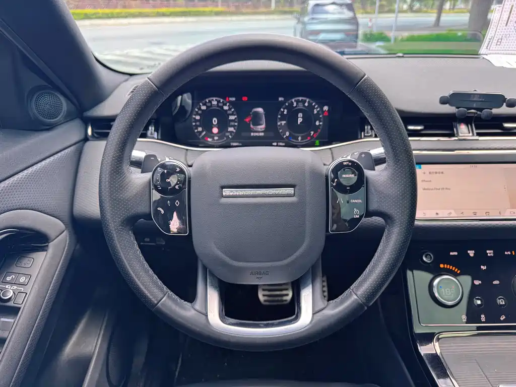 Land Rover Evoque 2020 — фото 9