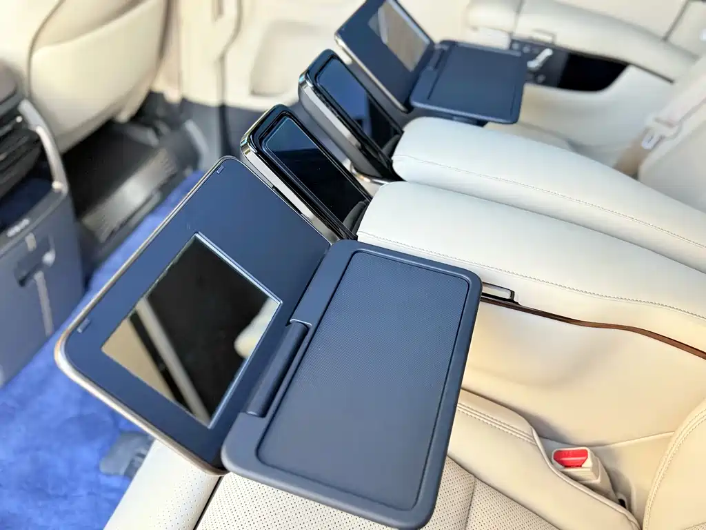 Toyota Alphard 2024 — фото 21