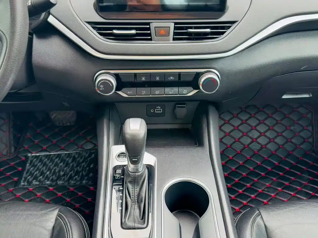 Nissan Teana 2022 — фото 17