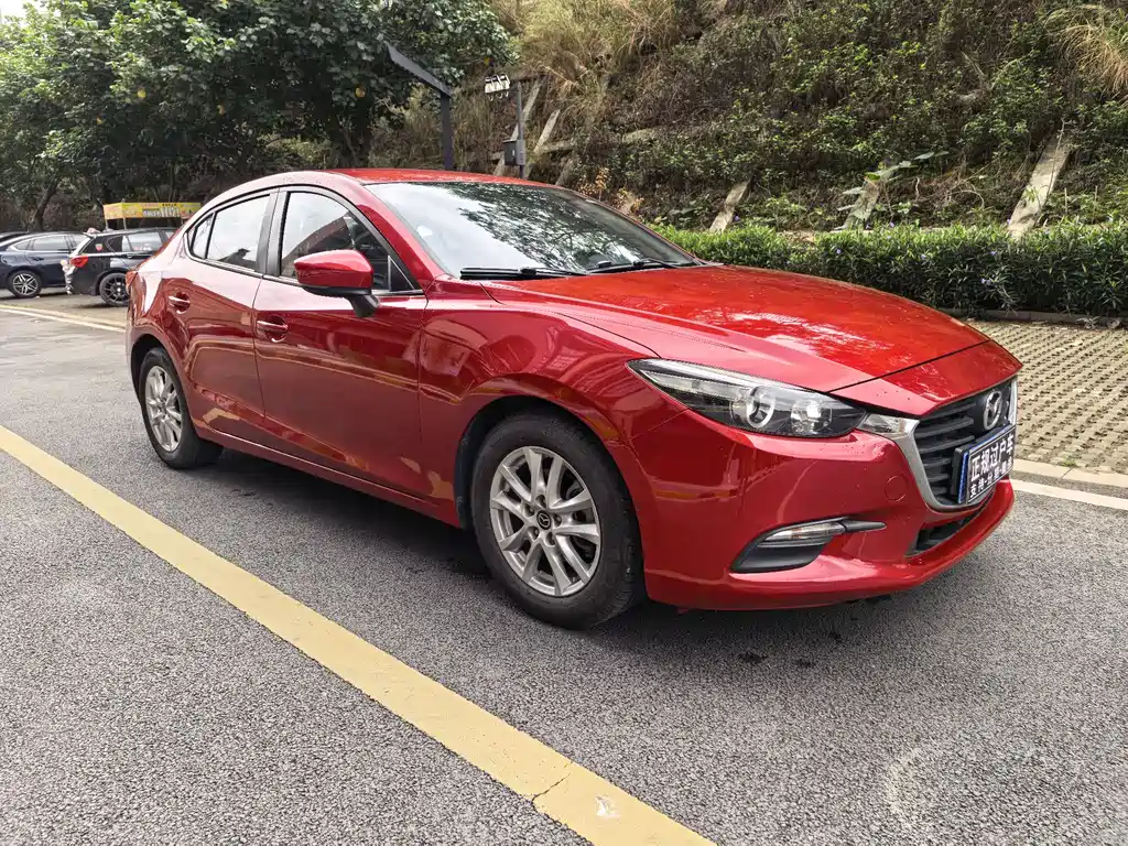 Mazda 3 Axela 2018 — фото 3
