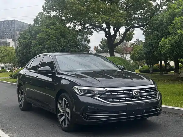 Volkswagen Sagitar 2025