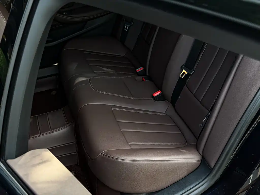 BMW 5 Series 2020 — фото 13