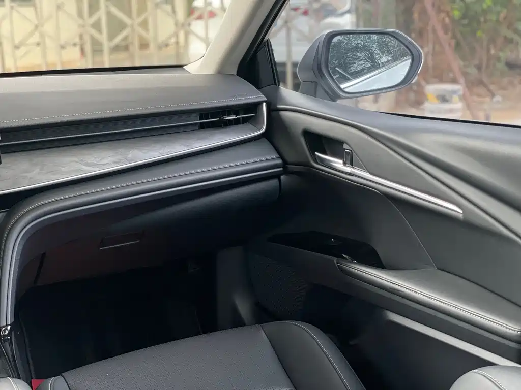 Toyota Camry 2024 — фото 11