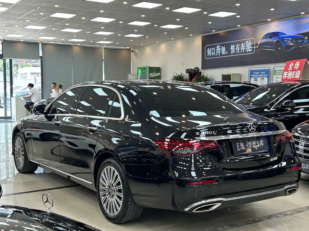 Mercedes-Benz E-Class 2023 — фото 16
