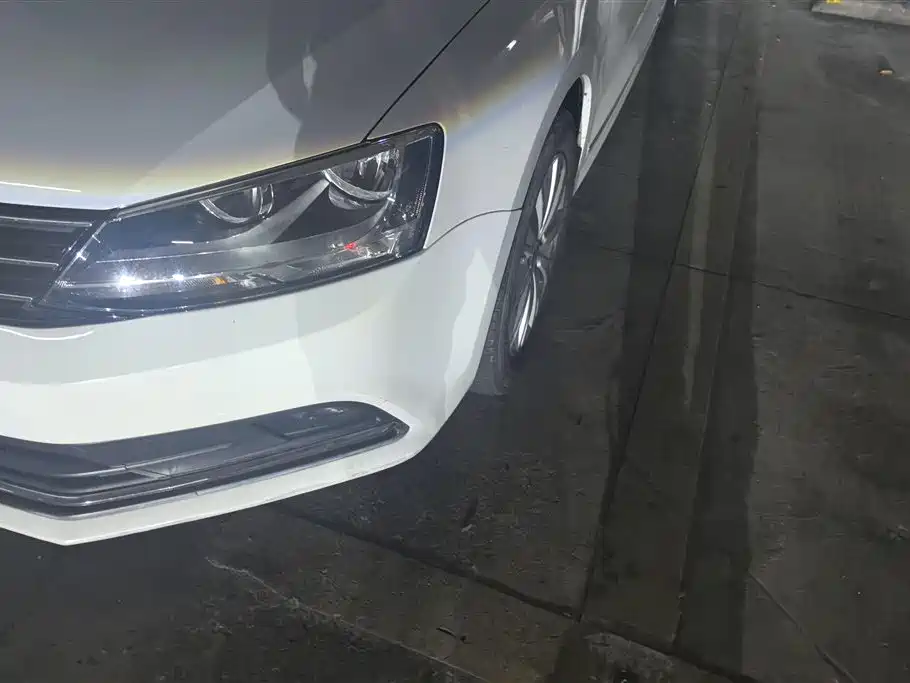 Volkswagen Sagitar 2016
