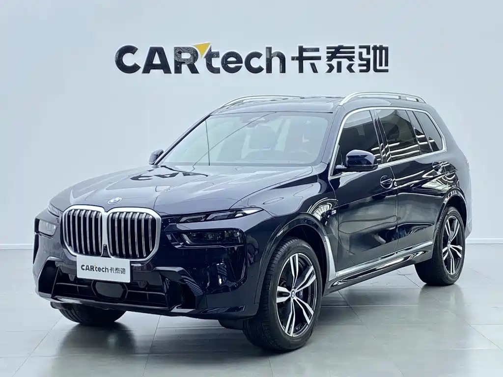 BMW X7 2023 — фото 1