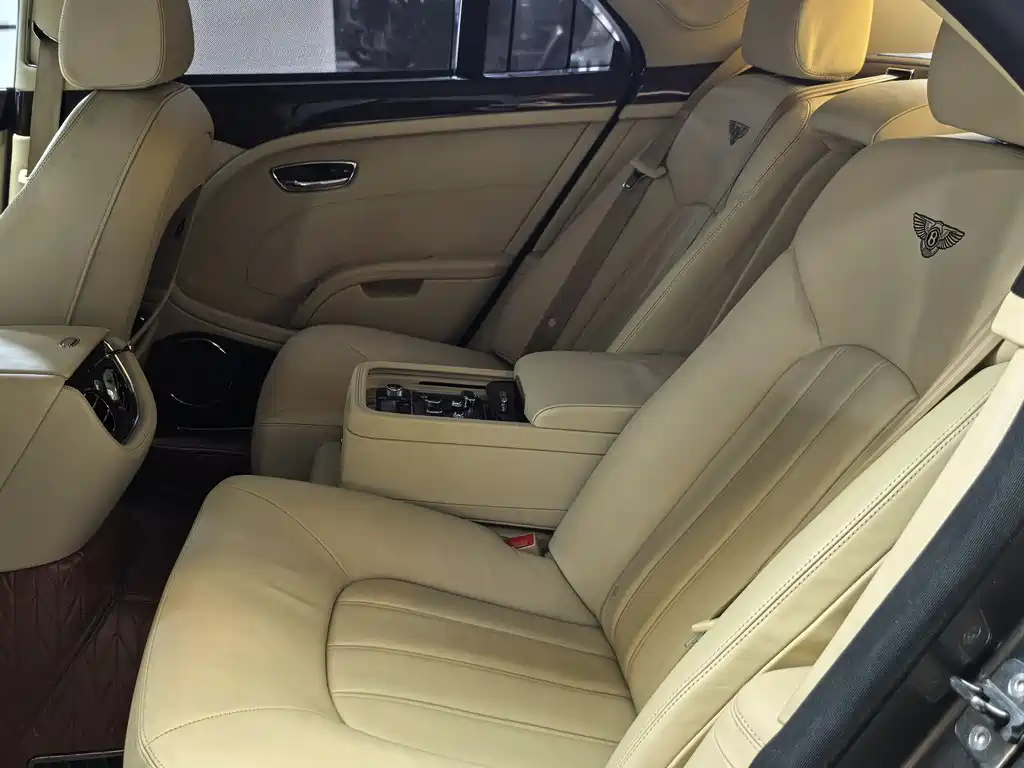 Bentley Mulsanne 2015 — фото 14