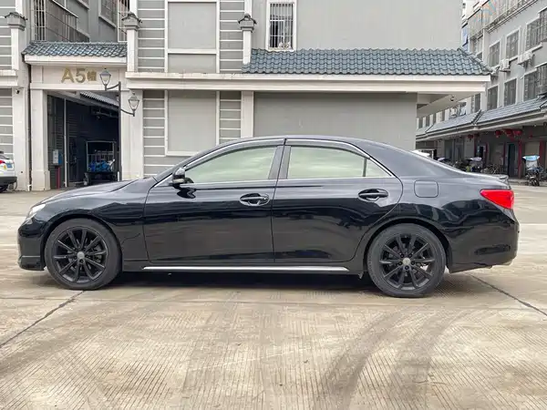Toyota Reiz 2012