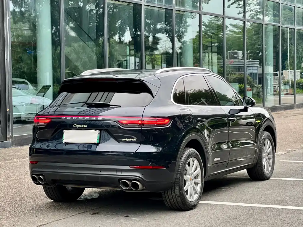 Porsche Cayenne Hybrid 2019 — фото 14