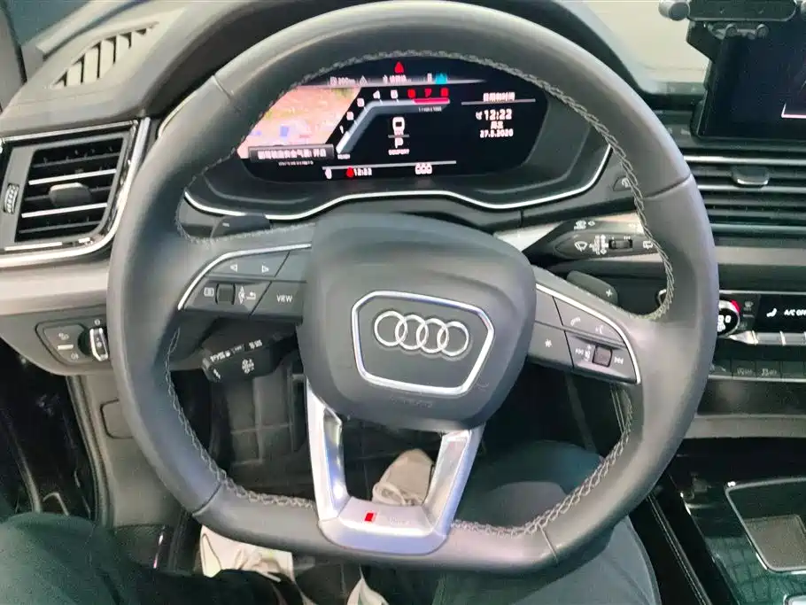 Audi Q5L 2023 — фото 15
