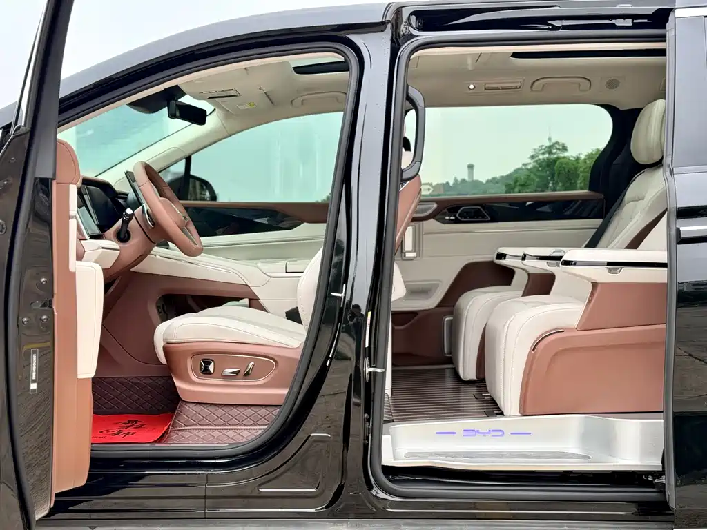 BYD Xia 2025 — фото 10
