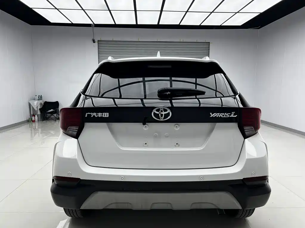 Toyota Yaris L 2022