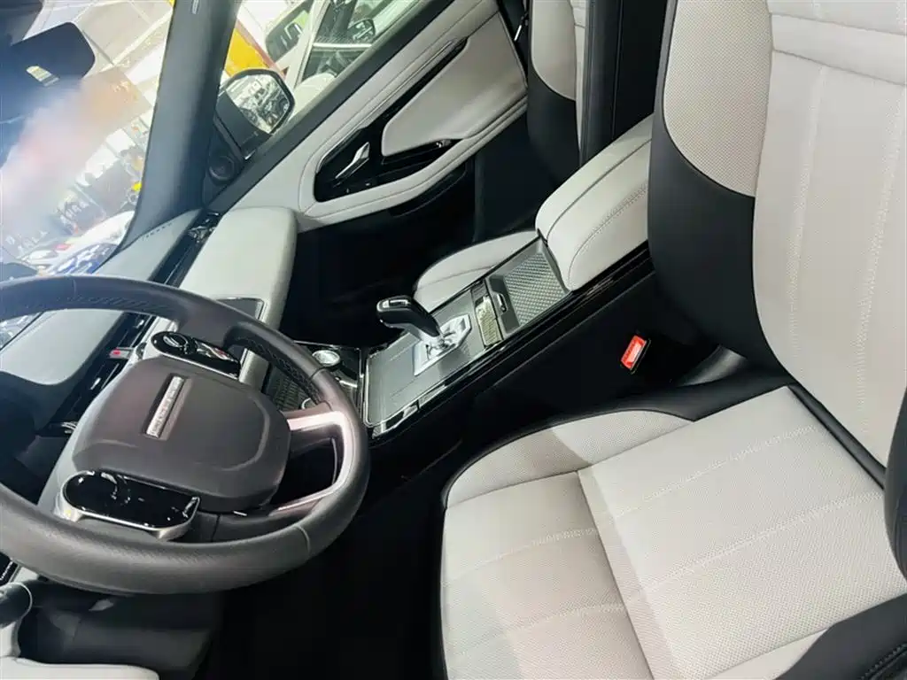 Land Rover Evoque 2021 — фото 15