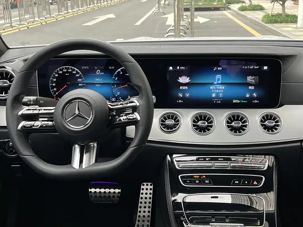 Mercedes-Benz E-Class 2022 — фото 14