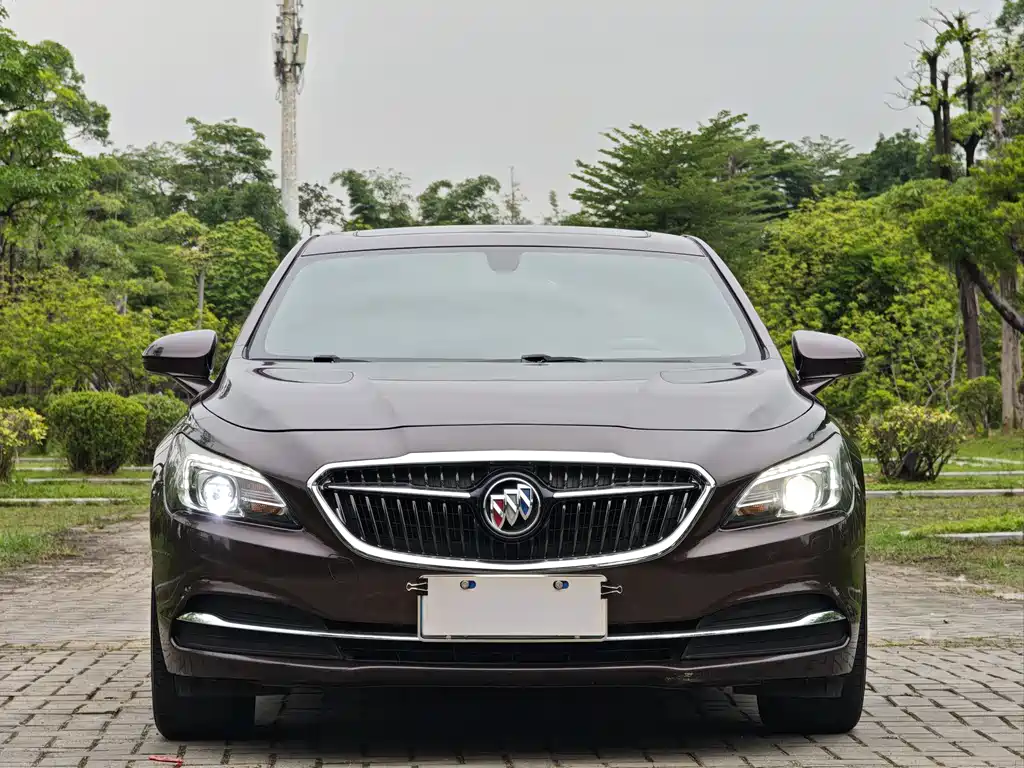 Buick LaCrosse 2017 — фото 2
