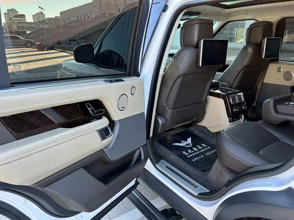 Land Rover Range Rover 2022 — фото 11