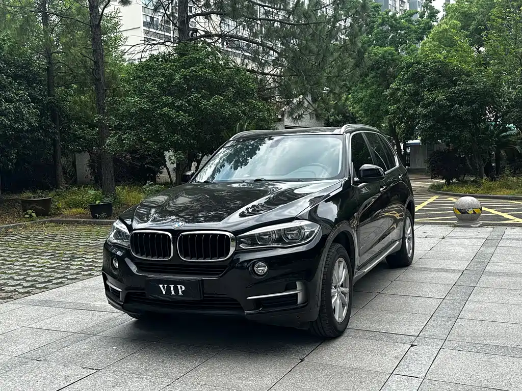 BMW X5 2018 — фото 1