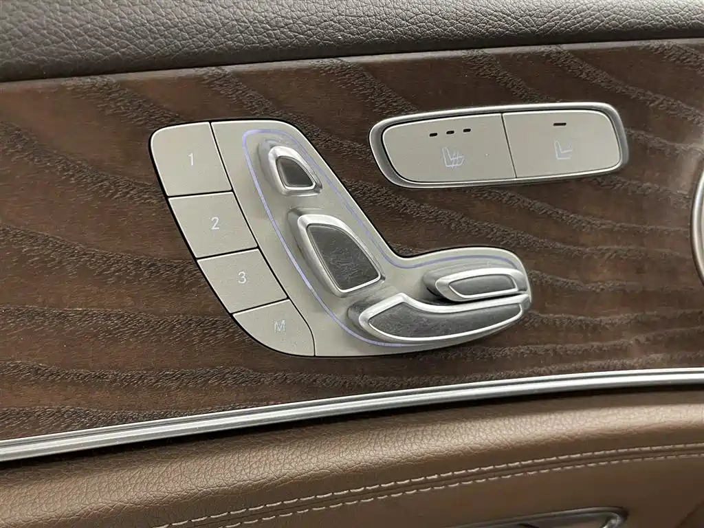 Mercedes-Benz E-Class 2022 — фото 21