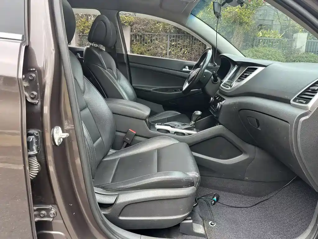 Hyundai Tucson 2017 — фото 9