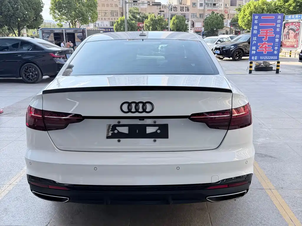Audi A4L 2022 — фото 10