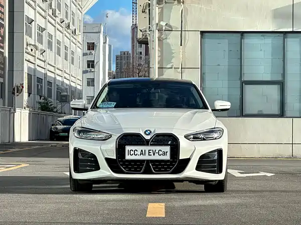 BMW i4 2023