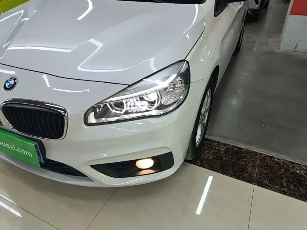 BMW 2 Series Station Wagon 2017 — фото 24