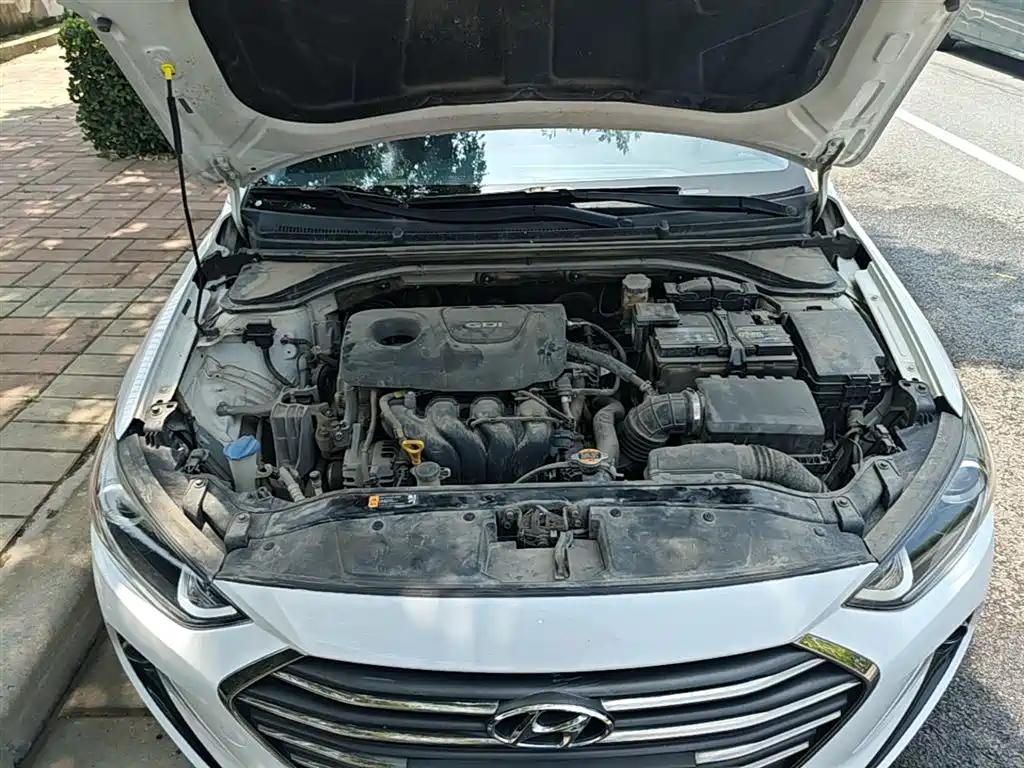 Hyundai Elantra 2016 — фото 20