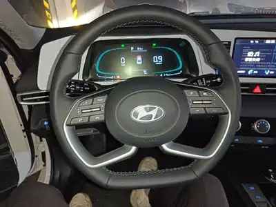 Hyundai Elantra 2023