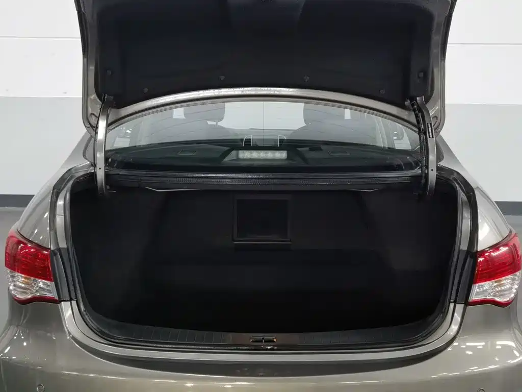 Nissan Sylphy 2017 — фото 16