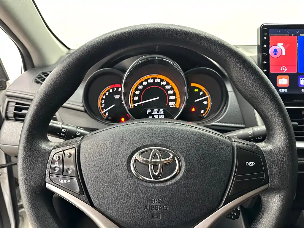 Toyota Yaris L 2022 — фото 16