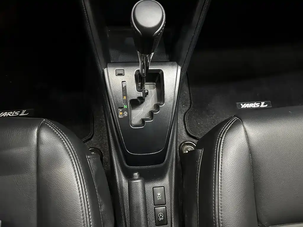 Toyota Yaris L 2022 — фото 15