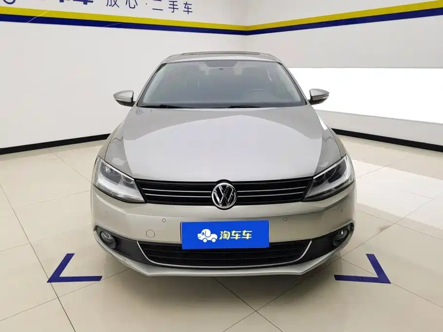 Volkswagen Sagitar 2013
